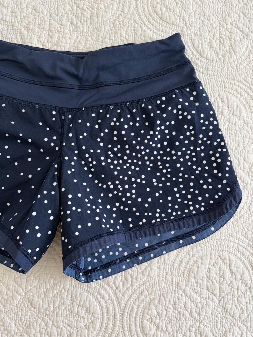 Lululemon Size 2 Navy Polka Dot 4in Inseam Groovy Running Shorts Workout Active - Picture 3 of 10
